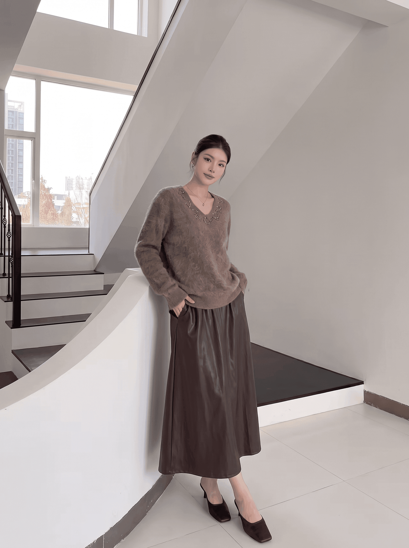 SXYSC01919 New Autumn/Winter Cashmere-Wool-Silk Blend Beaded V-Neck Knit Sweater